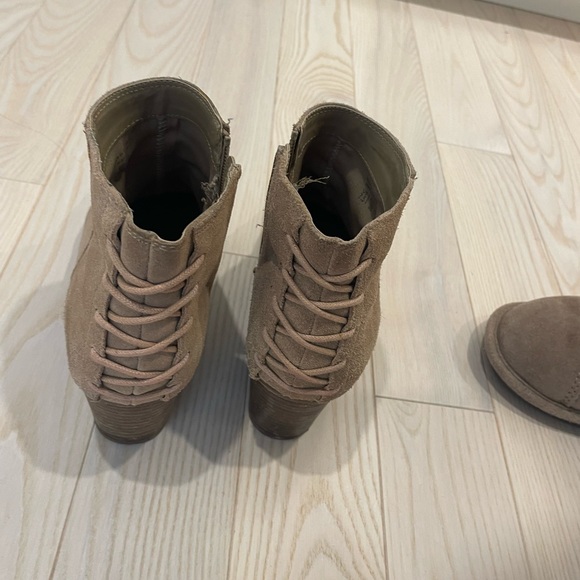 Beige suede Aldo boots - Picture 2 of 4